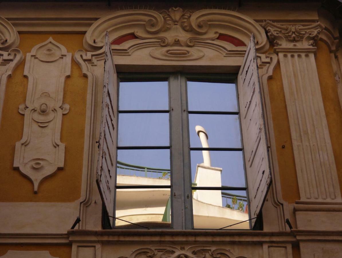 Dietro Il Teatro Modena Генуя Экстерьер фото