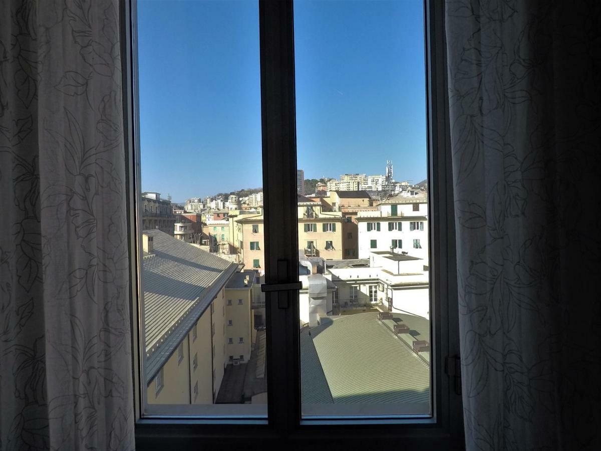 Dietro Il Teatro Modena Генуя Экстерьер фото